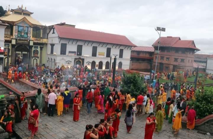 साउनको चौथो सोमबार आज, पशुपतिनाथलगायत देशभरका शिवालयमा भक्तजनको भिँड