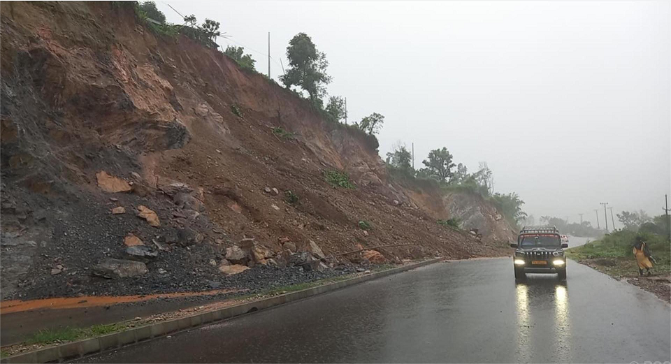 आठ घण्टापछि खुल्यो पृथ्वी राजमार्ग