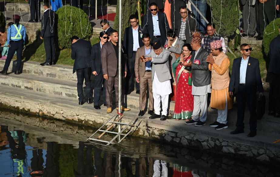 राष्ट्रपति पौडेलद्वारा छठी माताको पूजाआराधना